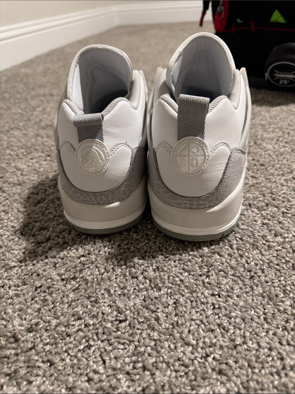 Jordan Retro Sneakers in White and Gray - Picture 4 of 4